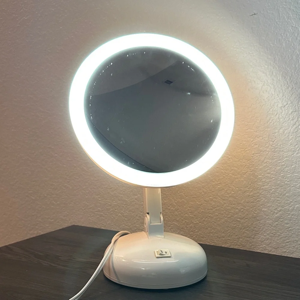 Magnifying White Lighted Vanity Mirror - Picture 2 of 3